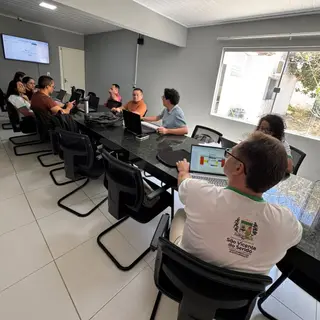 Na manhã dessa quarta-feira foi realizada a reunião da Comissão do PCCR em conformidade...