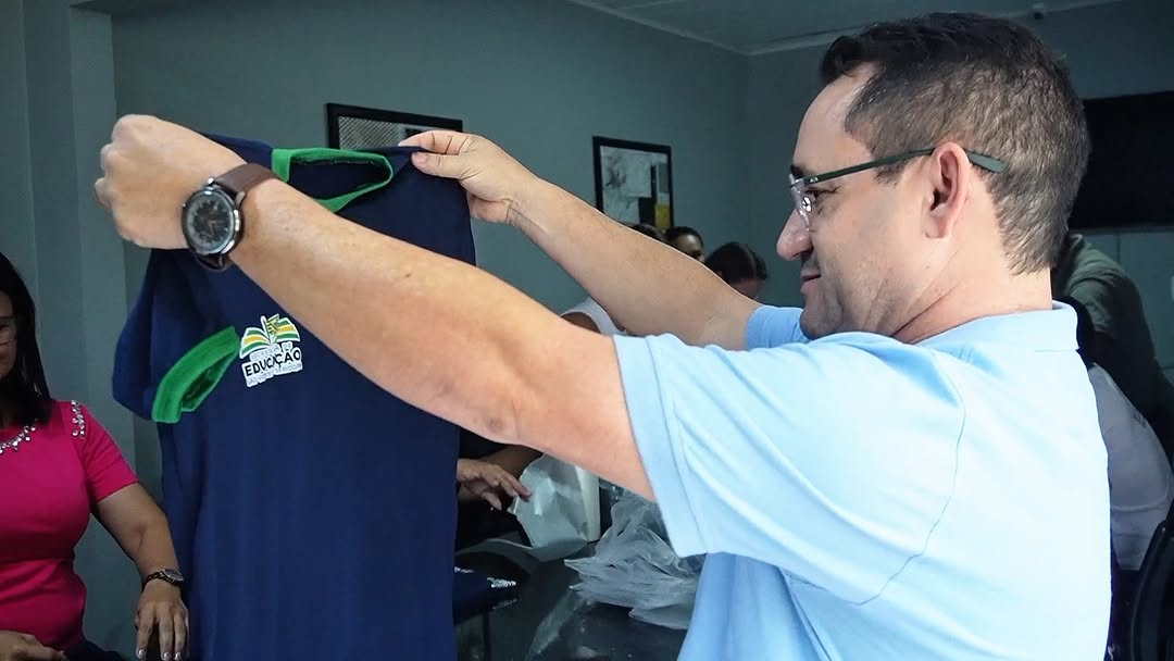 😍👏 MAIS UMA ENTREGA DE FARDAMENTO PARA TODOS OS ALUNOS DA REDE MUNICIPAL!