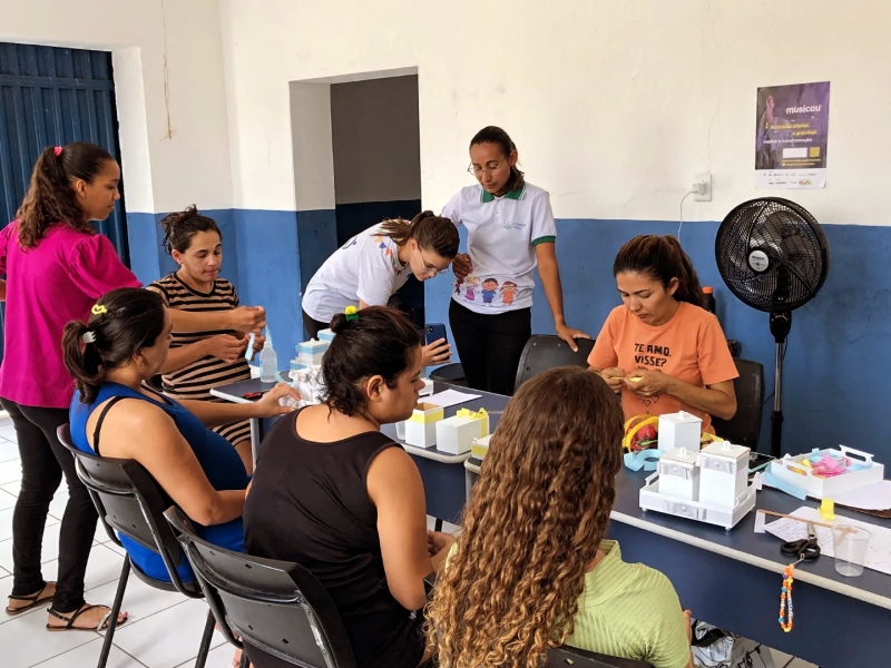 Semana do Bebê - Equipe da Assistência Social promove oficina com as gestantes de Seridó